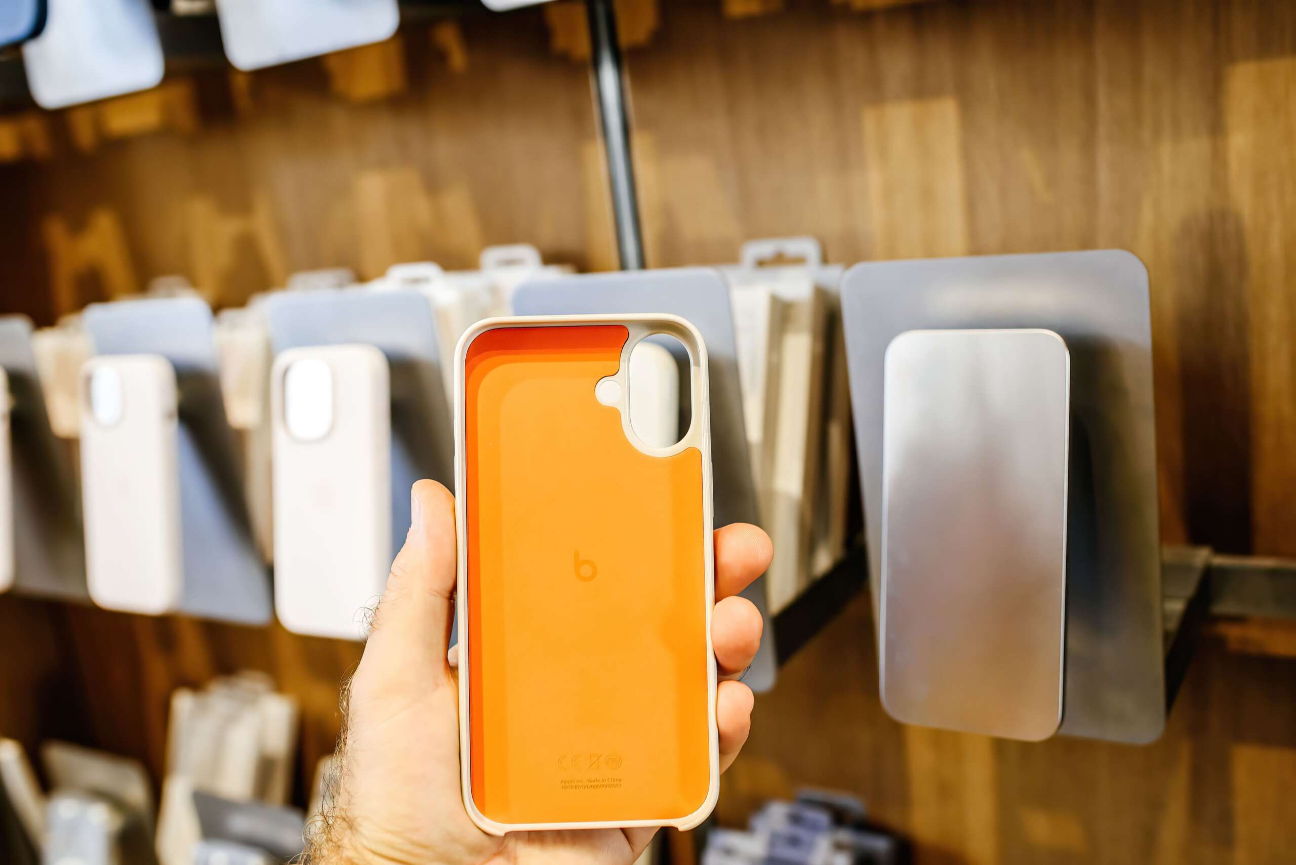 Najlepsze etui do iPhone 16